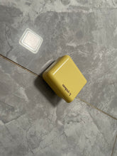 Load image into Gallery viewer, L-yrehom grooming pet comb, cat and dog bathing hair removal massage brush, remove the floating hair does not hurt the pet skin cleaning universal brush