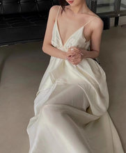 Load image into Gallery viewer, TinyTrend Flowing Sexy Slim Gown Dresses,Satin Evening Gowns,Bridal Bridesmaid Dresses