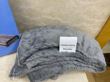 Load image into Gallery viewer, OutCitta Coral Fleece Blanket, Throw, Air Conditioning Towel Blanket, Thin Blanket, Lunch Dorm Blanket