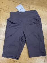 Load image into Gallery viewer, FEEKENFOO Nude Feeling Skin Friendly Yoga Pants, High Waist Peach Butt Skinny Tummy Trimming Sweatpants, 3/4 Yoga Pants