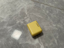 Load image into Gallery viewer, L-yrehom grooming pet comb, cat and dog bathing hair removal massage brush, remove the floating hair does not hurt the pet skin cleaning universal brush