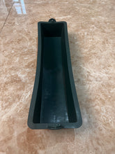 Load image into Gallery viewer, Portrpe water trough, rectangular thickened water trough, farming trough, feeding trough for chickens, feeding trough for sheep, large drinking trough, pig, cow and horse troughs