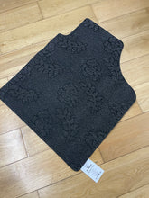 Load image into Gallery viewer, Ceekliybear car carpet, Carpeting for vehicles, main passenger rear carpet, universal model breathable non-slip car carpet