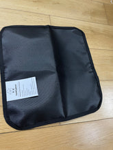 Load image into Gallery viewer, Ceekliybear Outdoor BBQ Fire Mat, Picnic Camping Fire Blanket, High Temperature Resistant Flame Retardant Heat Insulation Mat, Silicone Fire Mat for Dining Stove