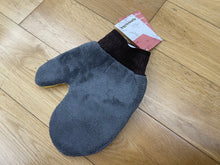 Load image into Gallery viewer, Ajmnosilkk car wash gloves, non-invasive non-slip waterproof coral velvet double-sided car wash gloves, car cleaning tools wipe the car with