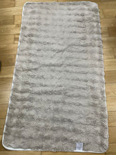 Load image into Gallery viewer, Ceekliybear Scandinavian ins style girly white shaggy bedroom bedside rug, living room coffee table rug, room living room carpet
