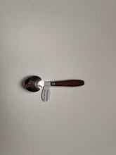 Load image into Gallery viewer, Tirunomea Ice Cream Scoop, Walnut Solid Wood 304 Stainless Steel Ice Cream Scoop, Mini Ice Cream Scoop, Kids Dessert Scoop
