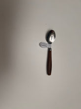 Load image into Gallery viewer, Tirunomea Ice Cream Scoop, Walnut Solid Wood 304 Stainless Steel Ice Cream Scoop, Mini Ice Cream Scoop, Kids Dessert Scoop
