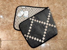 Load image into Gallery viewer, Vellaro carpet, Scandinavian simple modern black and white short pile carpet, suitable for kitchen living room bathroom carpet, floating window mat bedroom bedside carpet
