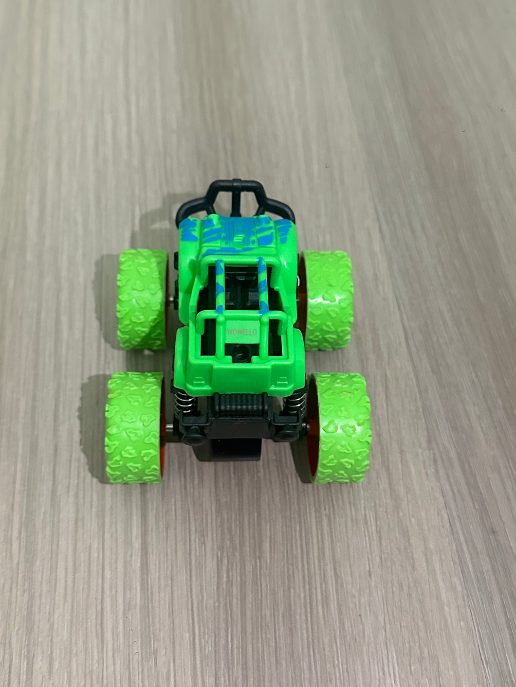 WOWELLO inertia boomerang buggy, children's toys car, four-wheel drive deformation booster toy car