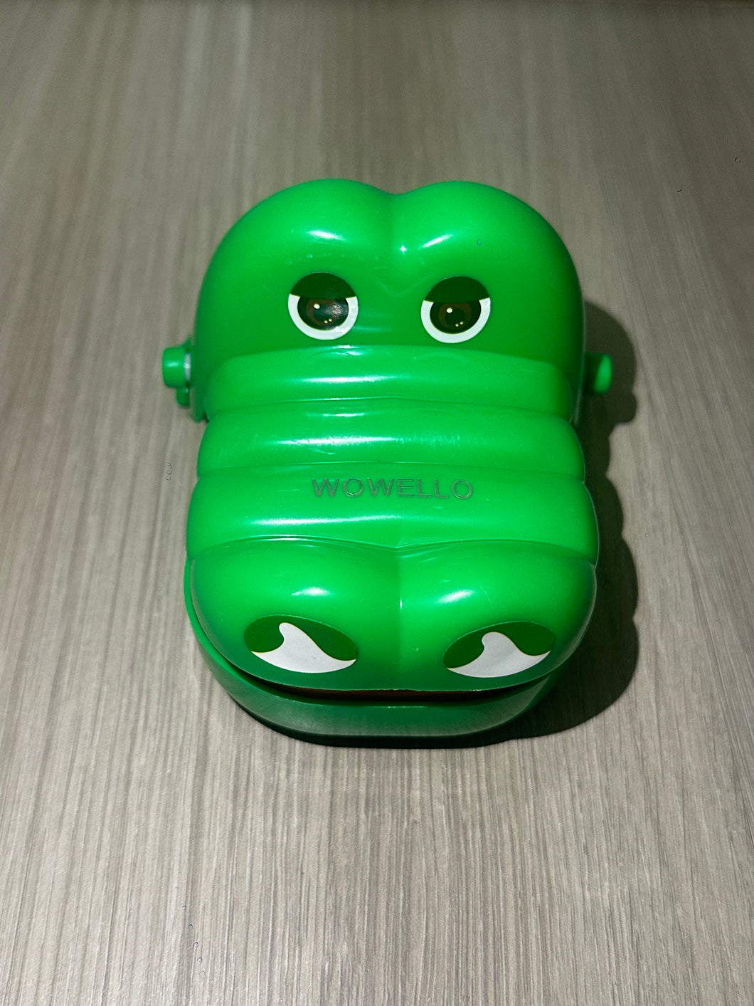 WOWELLO crocodile toys, biting and biting fingers crocodile children's educational toys, sound and light soft rubber does not hurt the hands of toys, decompression artifacts
