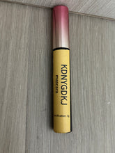 Load image into Gallery viewer, KDNYGDKJ Mascara, Women&#39;s Waterproof Slimming, Curling, Non-Flaking Mascara, Rooted Natural Definition Mascara
