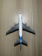 Load image into Gallery viewer, WOWELLO toy airplane, aircraft model toys, aviation model, airliner ornaments, children&#39;s toys
