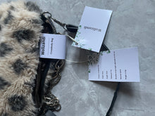 Load image into Gallery viewer, Wolizandi Plush Cute Shoulder Crossbody Bag, Tote and Crossbody Bags, Leopard Print Fashion Bags
