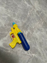 Load image into Gallery viewer, Trovogil toy gun, children&#39;s water gun toys, squirt gun, water fight boys and girls toy gun toys
