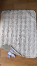 Load and play video in Gallery viewer, YSH-YOUXIN Floor Mats, Thickened Plush Carpet, Non-slip Carpet, Rabbit Plush Carpet
