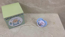 Load and play video in Gallery viewer, MQDAIWFCY Pacifier, Newborn Baby Pacifier, Super Soft Anti-flatulence Pacifier 0-3-6 Months+
